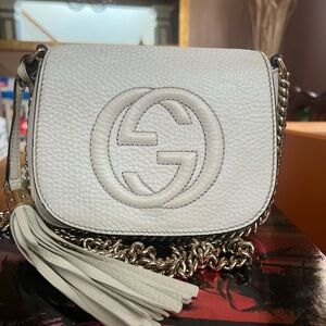 GUCCI SOHO FLAP small
White Peebled leather